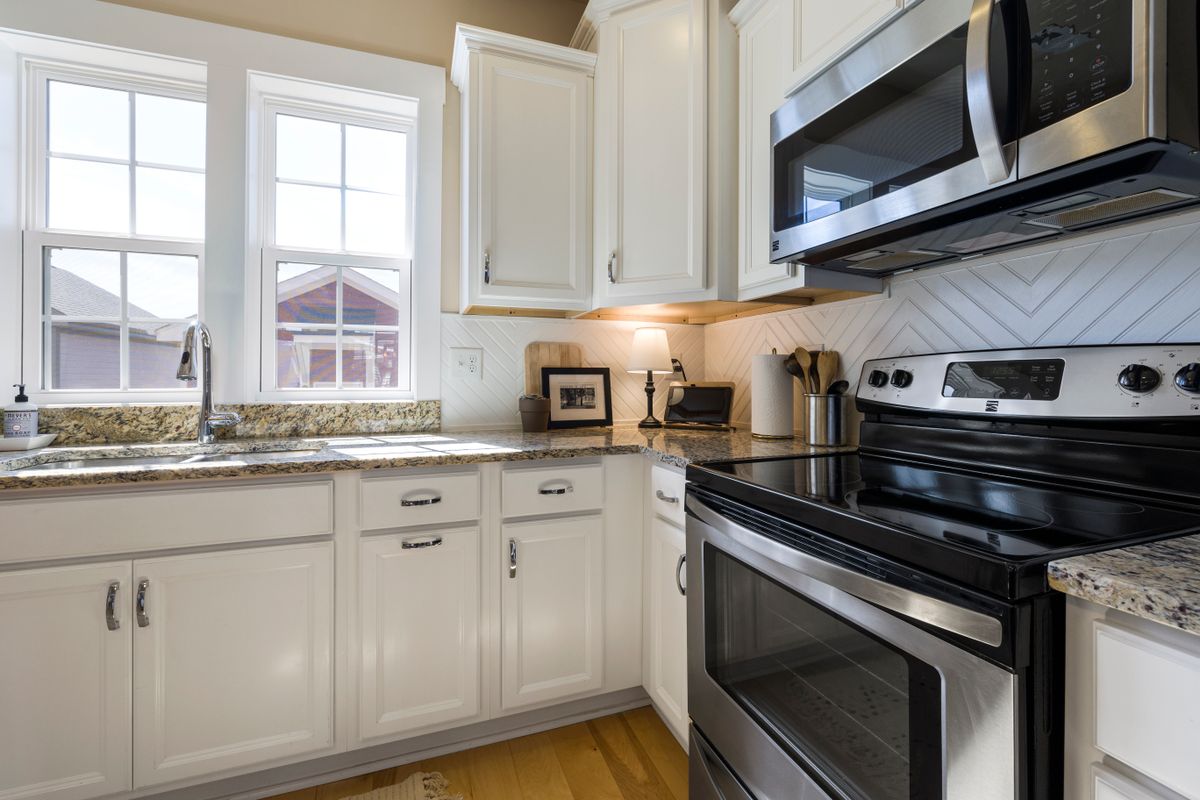 Unique Kitchens Inset Shaker · Dover White